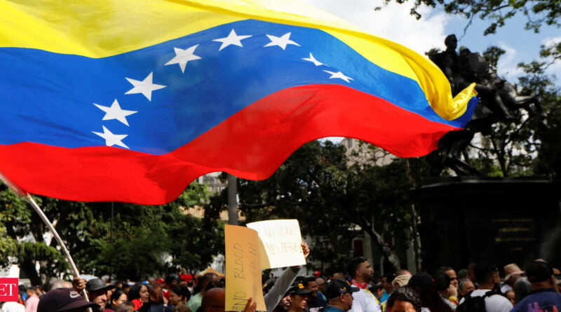 Trump's blockade of sanctioned Venezuelan oil raises new questions about legality